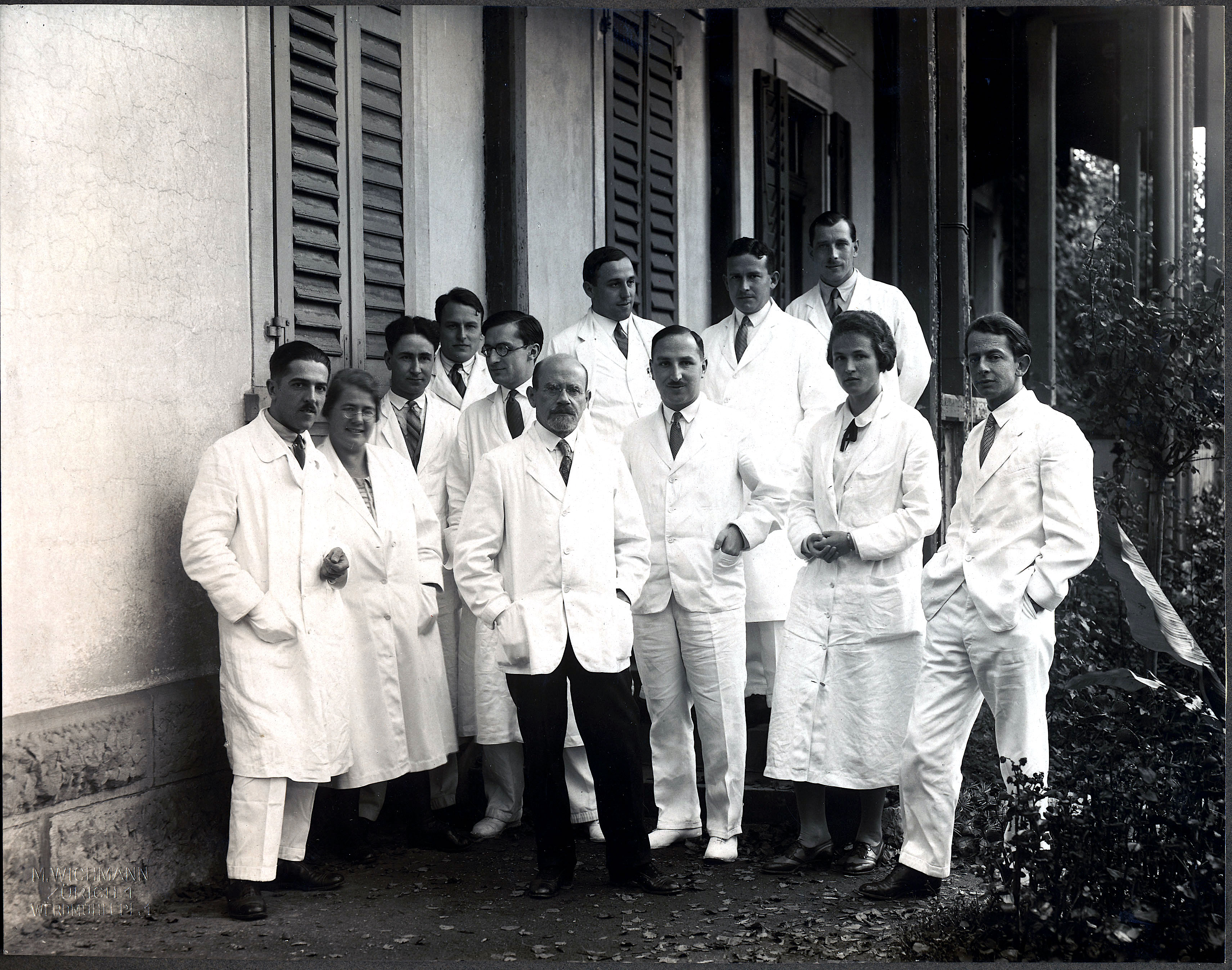 Ärztinnen und Ärzte der Universitätsfrauenklinik Zürich, 1930. 